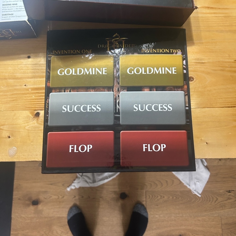 Dragons' Den Strategy Board Game - Black and Gold - Picture 6 of 8